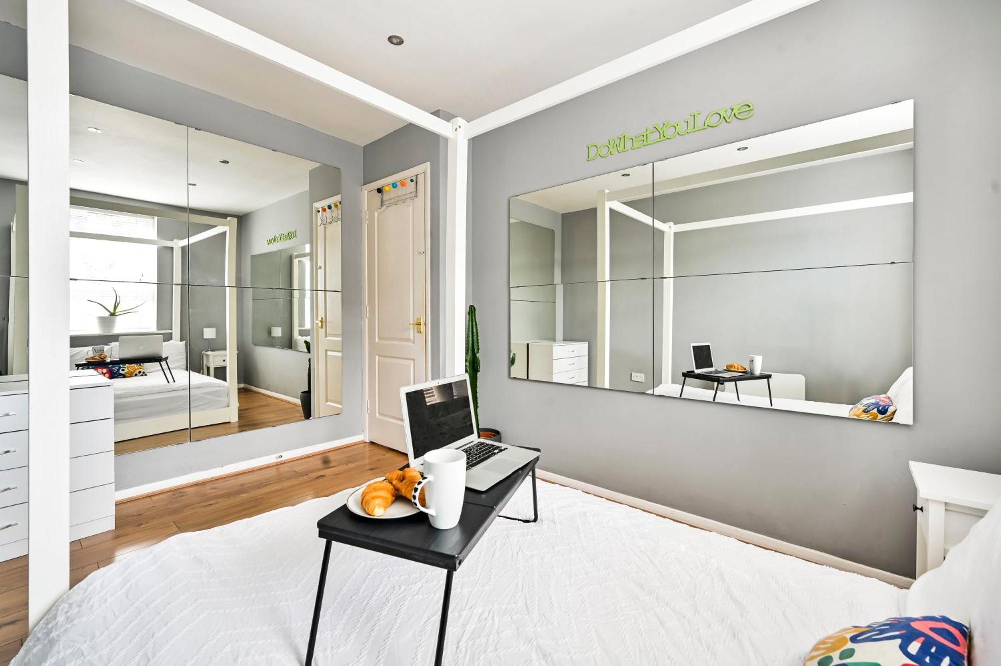 Cosy 1-Bed E15, Sleeps 4, 1 Min From Tube Station Near O2 Arena Lägenhet London Exteriör bild