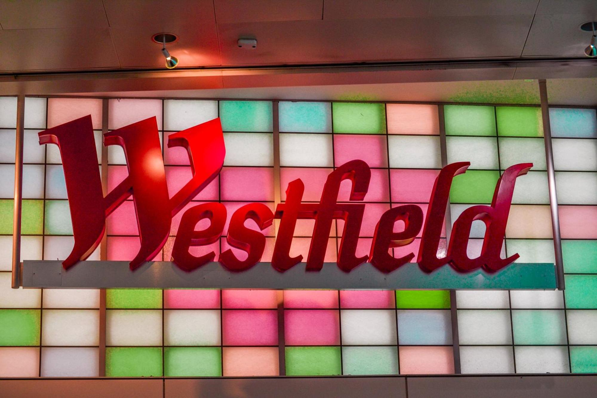 Cosy 1-Bed E15, Sleeps 4, 1 Min From Tube Station Near O2 Arena Lägenhet London Exteriör bild